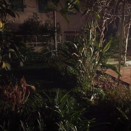 Aloha House Hotel Formia Bagian luar foto