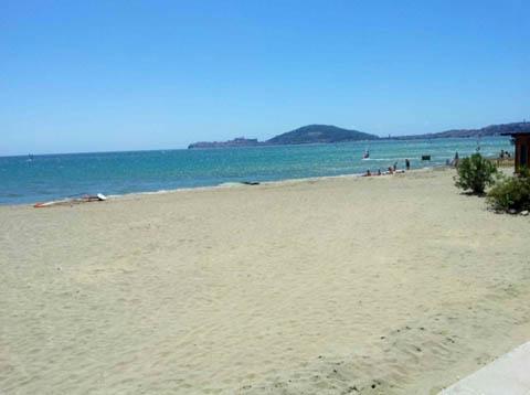 Aloha House Hotel Formia Bagian luar foto