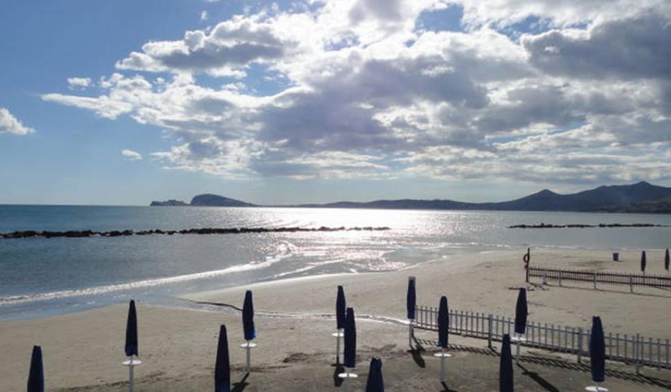 Aloha House Hotel Formia Bagian luar foto