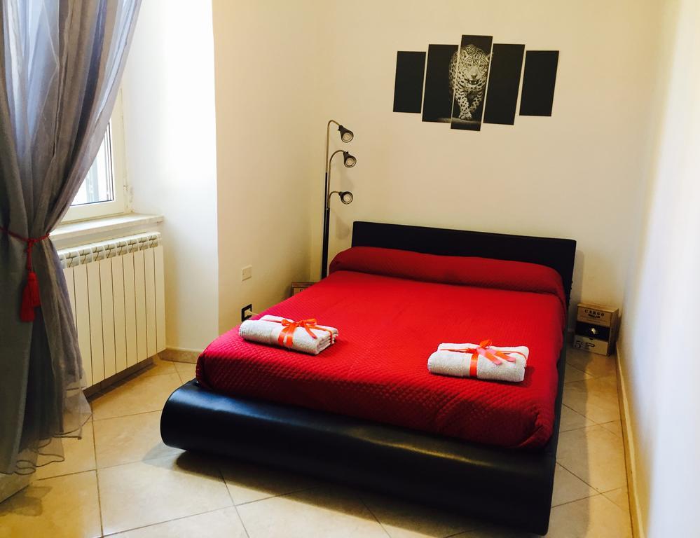 Aloha House Hotel Formia Bagian luar foto