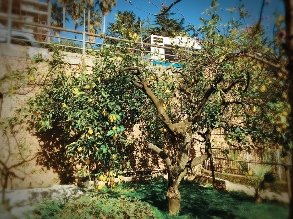 Aloha House Hotel Formia Bagian luar foto