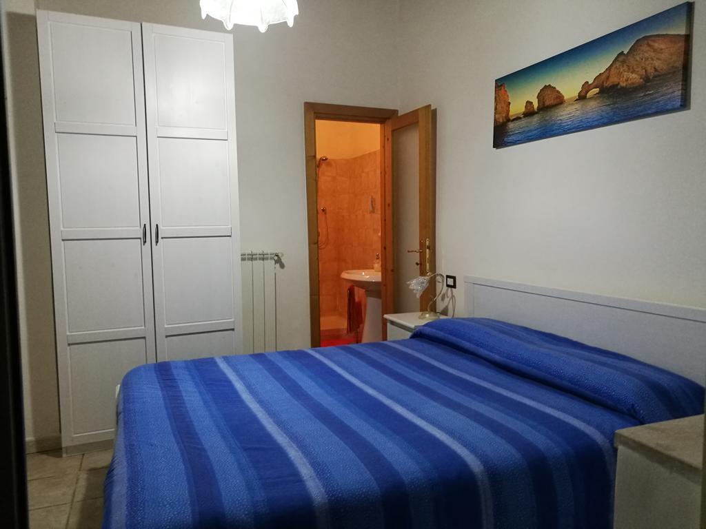 Aloha House Hotel Formia Bagian luar foto