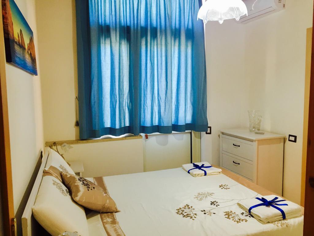 Aloha House Hotel Formia Bagian luar foto