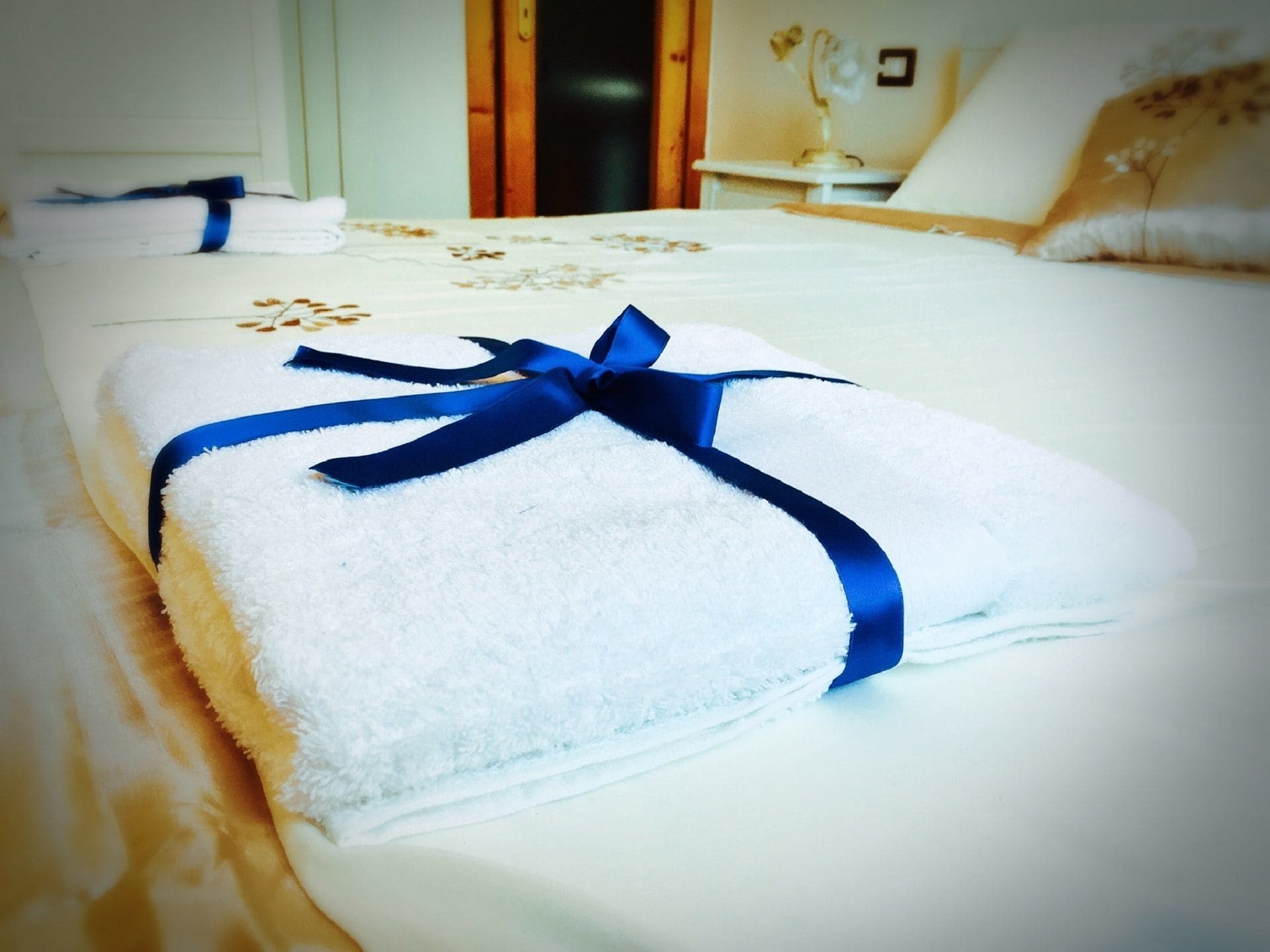 Aloha House Hotel Formia Bagian luar foto