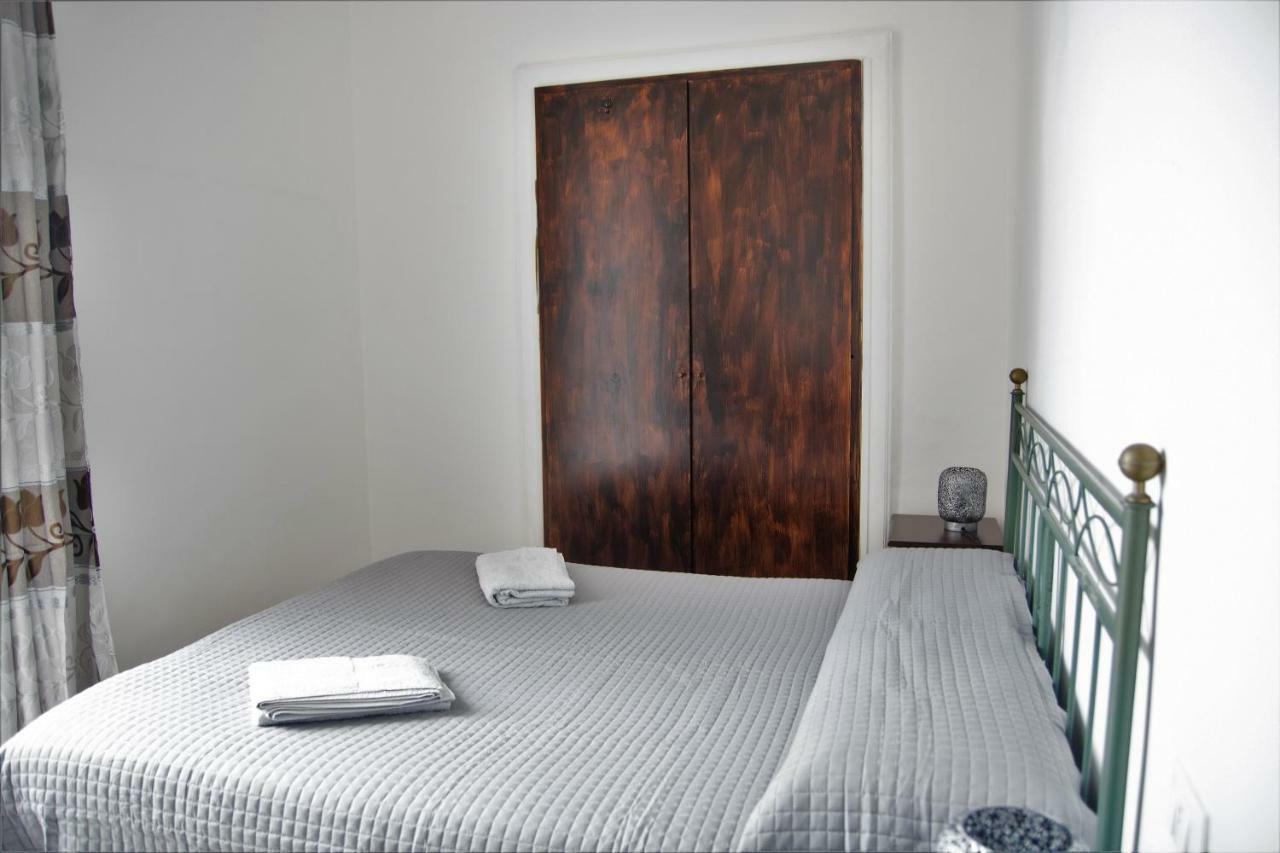 Aloha House Hotel Formia Bagian luar foto