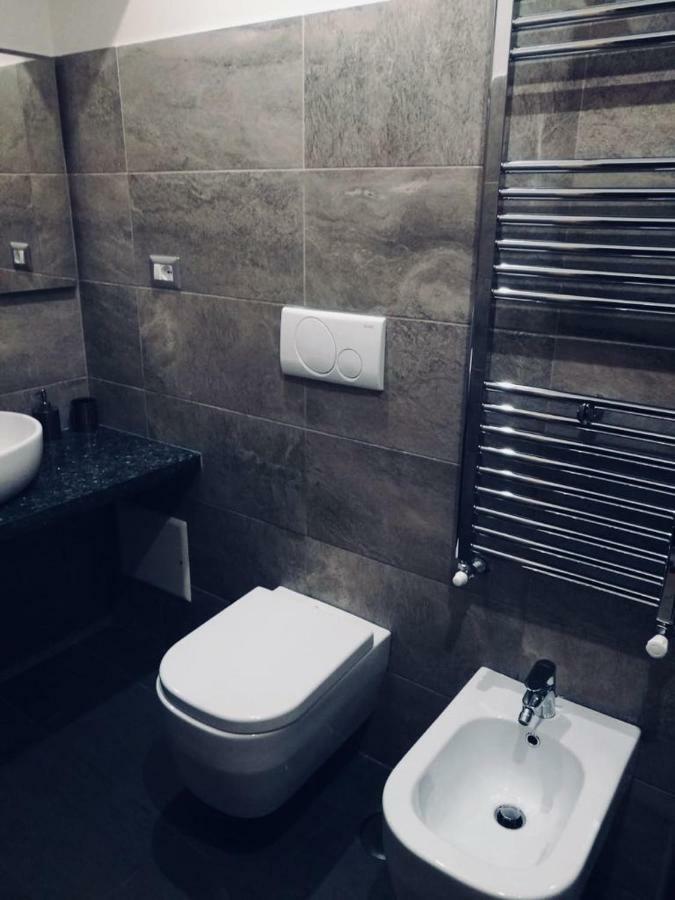Aloha House Hotel Formia Bagian luar foto