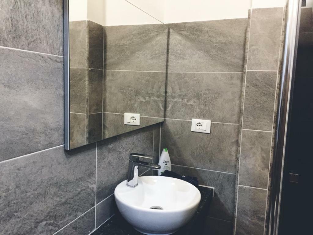 Aloha House Hotel Formia Bagian luar foto