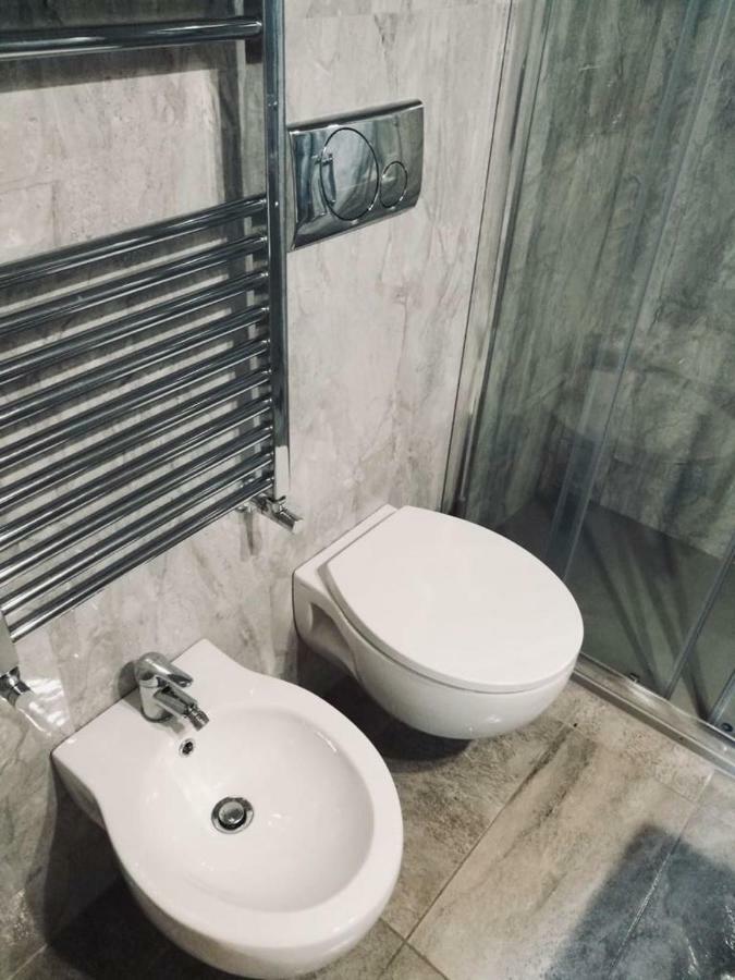 Aloha House Hotel Formia Bagian luar foto